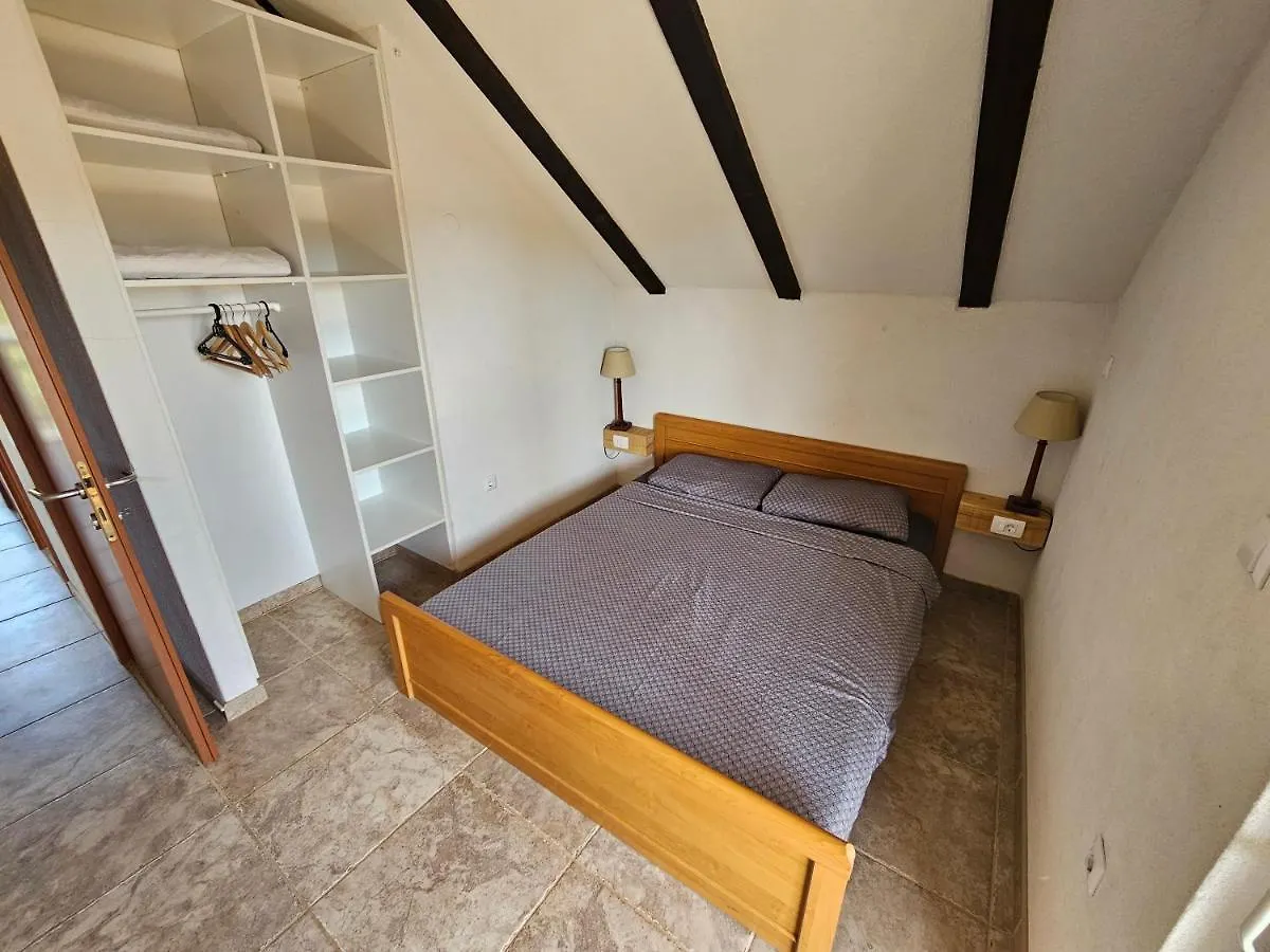 Apartment Villa Punta Blava: Beachfront Family Retreat with Sea Views Obrovac