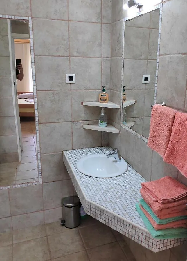 Villa Punta Blava: Beachfront Family Retreat with Sea Views Obrovac Apartment