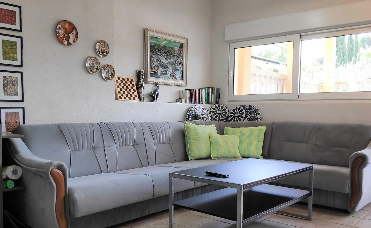 Apartment Villa Punta Blava: Beachfront Family Retreat with Sea Views Obrovac