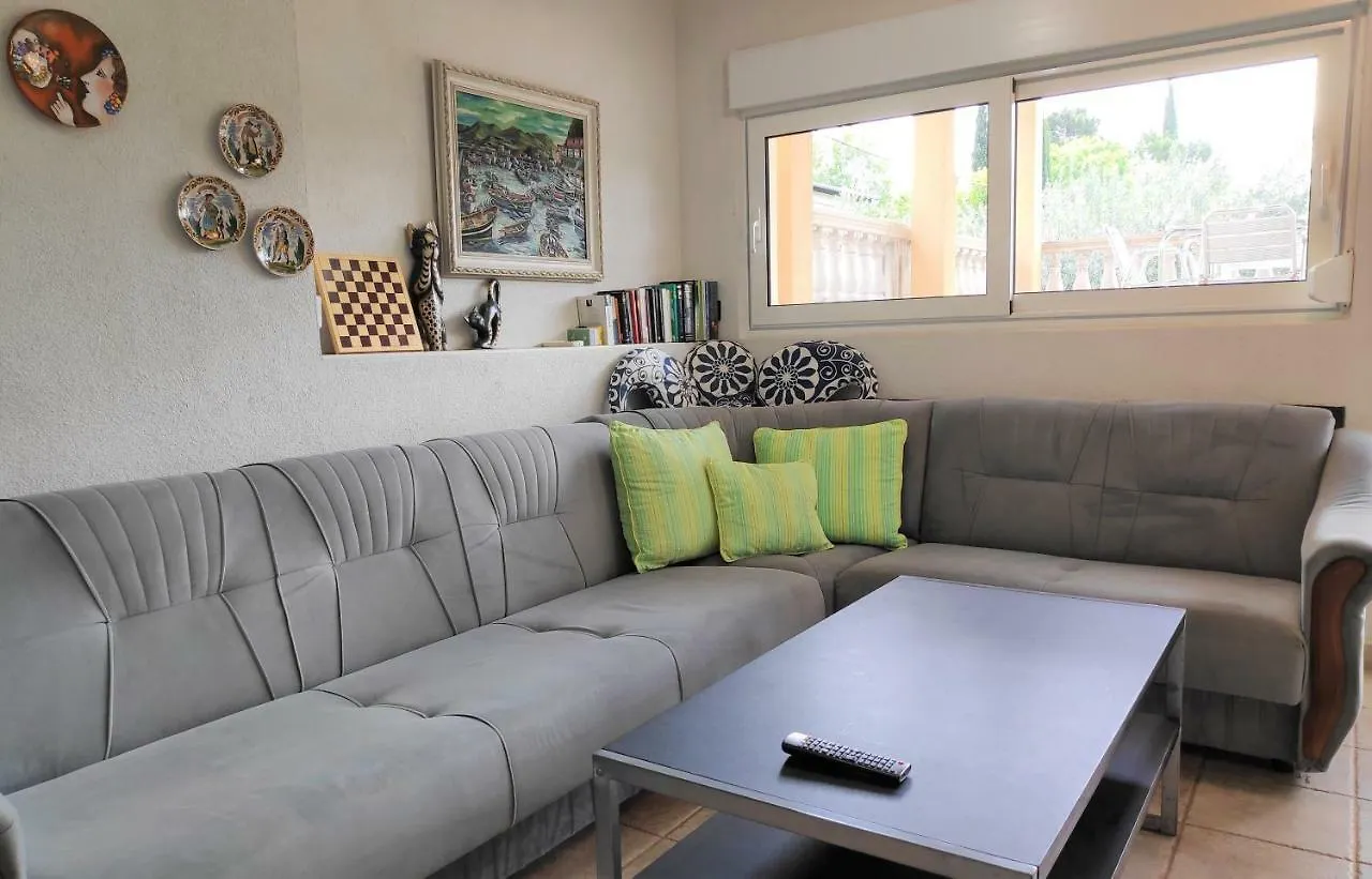 Apartment Villa Punta Blava: Beachfront Family Retreat with Sea Views Obrovac Croatia