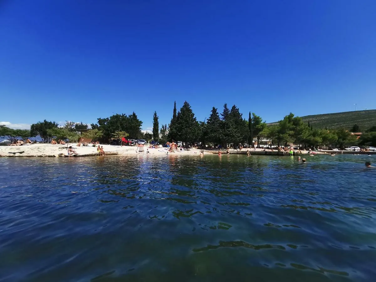 Apartment Villa Punta Blava: Beachfront Family Retreat with Sea Views Obrovac Croatia