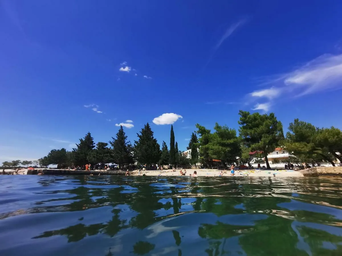 Villa Punta Blava: Beachfront Family Retreat with Sea Views Obrovac
