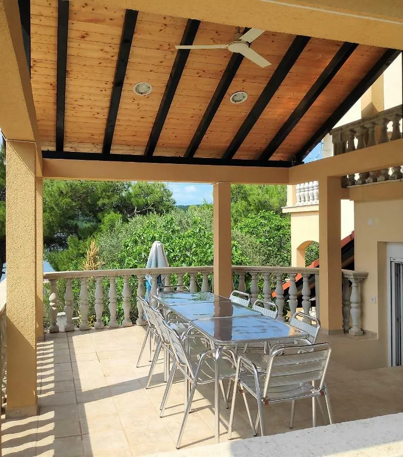 Villa Punta Blava - Beach Front, Ideal For Family Vacation With Kids, Large Terraces With Sea View, Internet, Netflix, No Pets Allowed Obrovac Kroatien